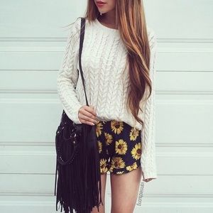 Frilly sunflower shorts 🌻